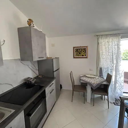 Nina Con Posto Auto *