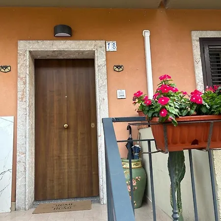 Nina Con Posto Auto דירה