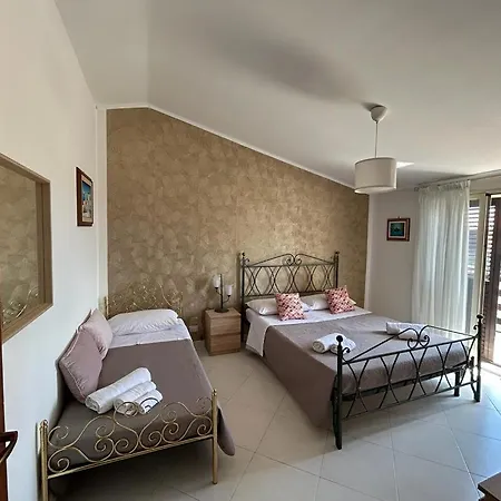 Nina Con Posto Auto Daire Giardini Naxos