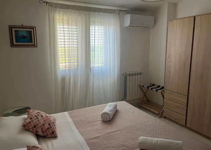 Nina Con Posto Auto *