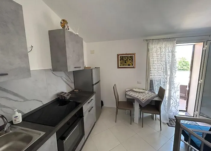 Nina Con Posto Auto *